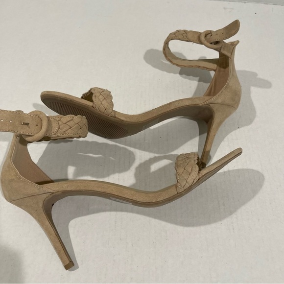 Women’s Wild Diva Beige High Heels Size 10 US! - Picture 6 of 6